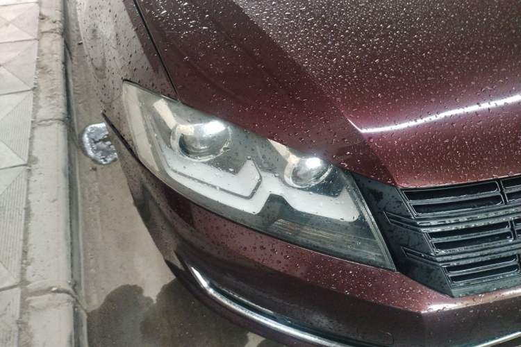 Used Volkswagen Lavida 2014 1.6L Automatic Sport Edition Right Front Headlight