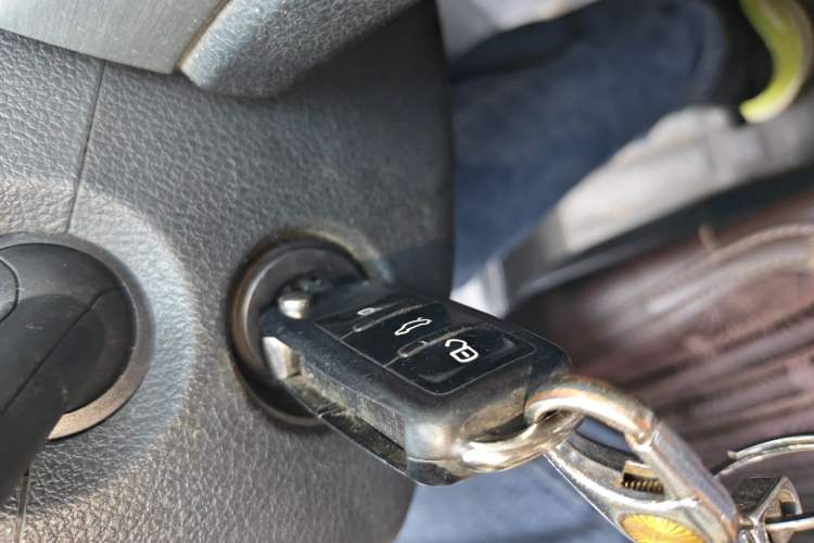 Used Volkswagen Lavida 2014 1.6L Automatic Sport Edition Vehicle Key