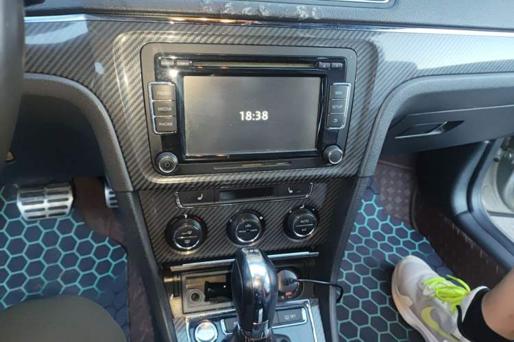Used Volkswagen Lavida 2014 1.4TSI DSG Sport Edition Audio And AC Panel
