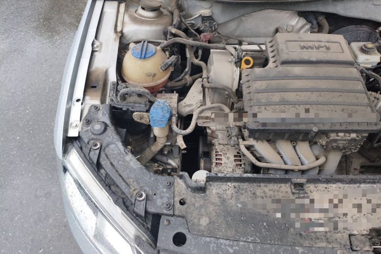 Used Volkswagen Lavida 2014 1.6L Automatic Sport Edition Engine Bay Right