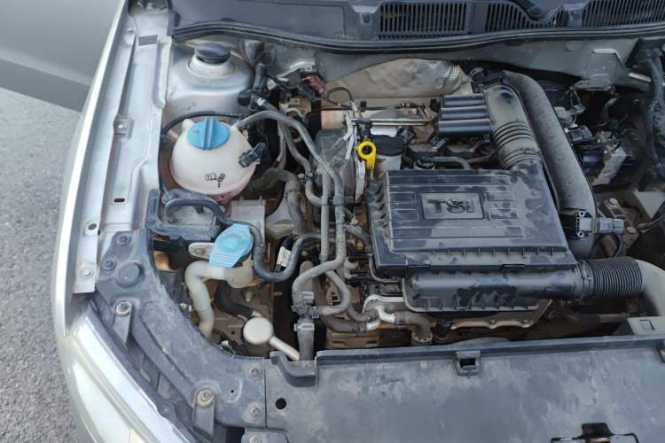 Used Volkswagen Lavida 2014 1.4TSI DSG Sport Edition Engine Bay Right