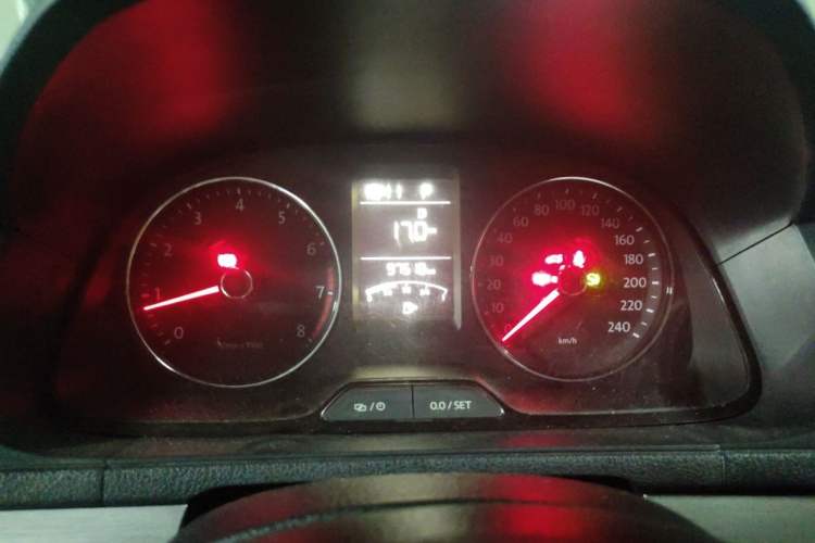 Used Volkswagen Lavida 2014 1.6L Automatic Sport Edition Instrument Cluster