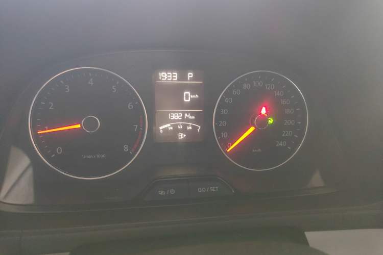 Used Volkswagen Lavida 2014 1.6L Automatic Sport Edition Instrument Cluster