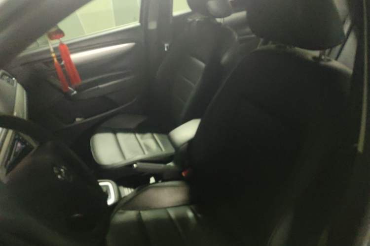Used Volkswagen Lavida 2014 1.6L Automatic Sport Edition Left Front Seat