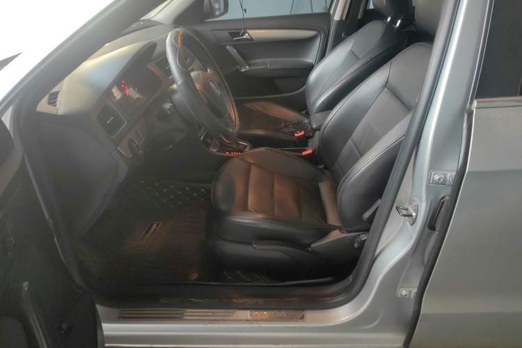 Used Volkswagen Lavida 2014 1.6L Automatic Sport Edition Left Front Seat