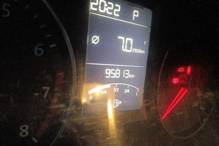 Used Volkswagen Lavida 2014 1.6L Automatic Sport Edition Odometer Close Up