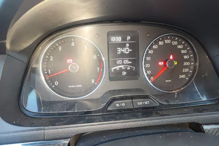 Used Volkswagen Lavida 2014 1.4TSI DSG Sport Edition Odometer Close Up