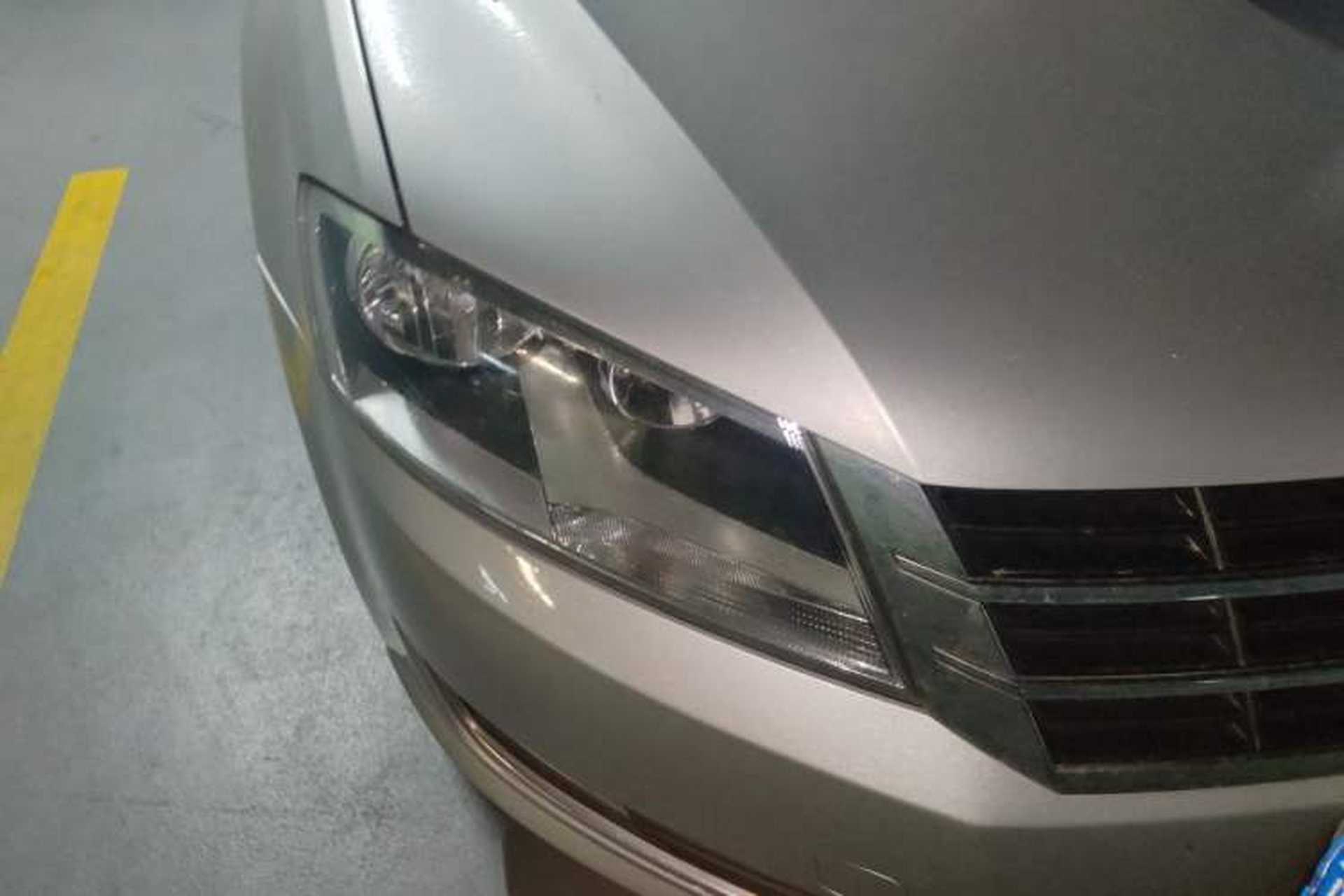 Used Volkswagen Lavida 2014 1.6L Automatic Sport Edition Right Front Headlight