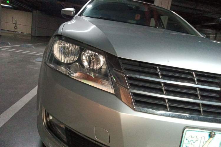 Used Volkswagen Lavida 2014 1.6L Automatic Sport Edition Right Front Headlight