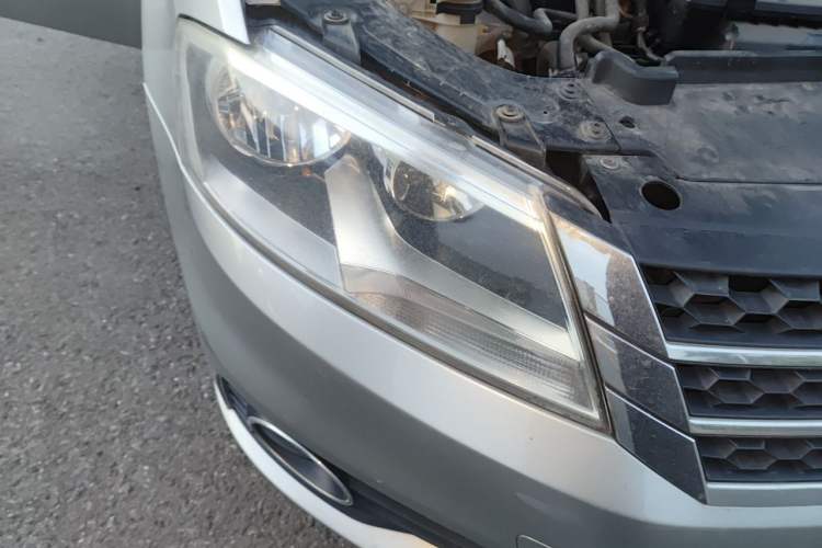 Used Volkswagen Lavida 2014 1.4TSI DSG Sport Edition Right Front Headlight