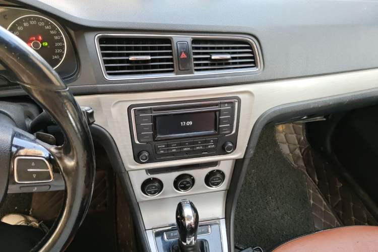 Used Volkswagen Lavida 2014 1.4 TSI DSG BlueMotion Technology Version Audio And AC Panel