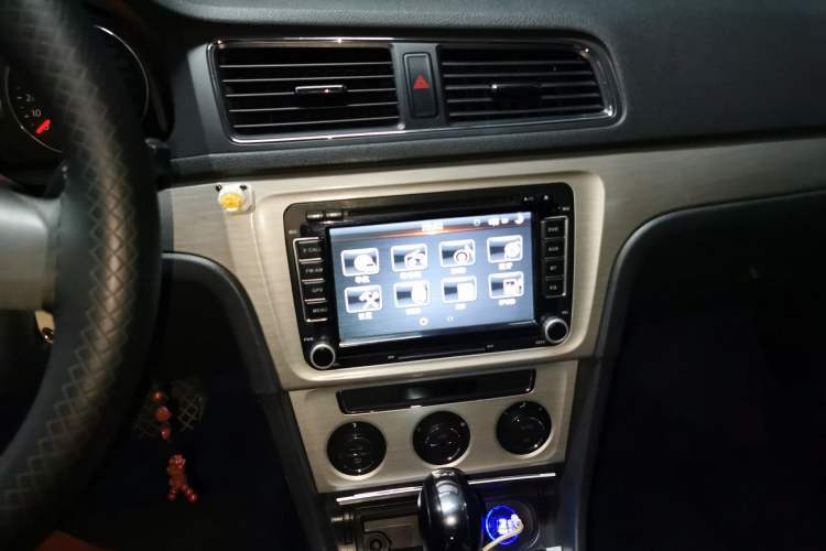 Used Volkswagen Lavida 2014 1.4 TSI DSG BlueMotion Technology Version Audio And AC Panel