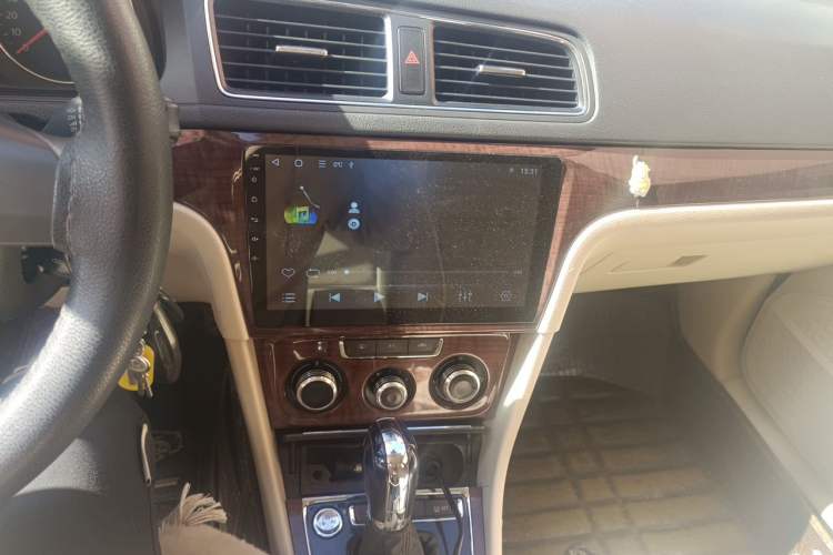 Used Volkswagen Lavida 2014 1.6L Automatic Sport Edition Audio And AC Panel