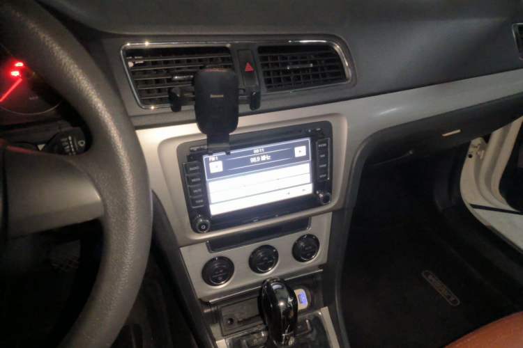 Used Volkswagen Lavida 2014 1.4 TSI DSG BlueMotion Technology Version Audio And AC Panel
