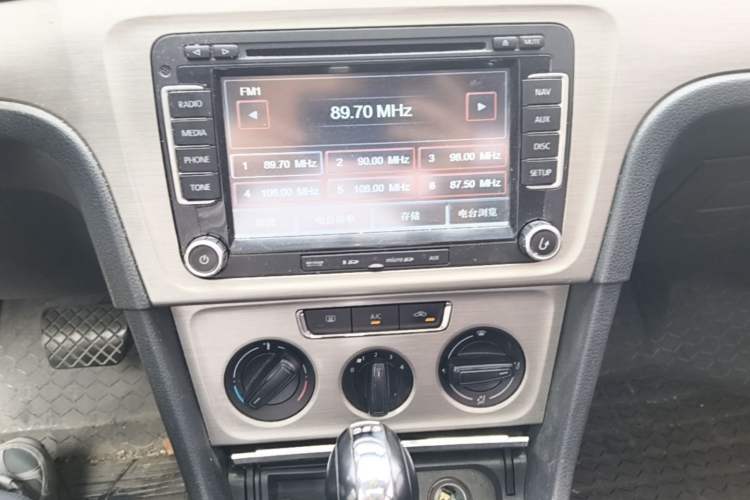 Used Volkswagen Lavida 2014 1.4TSI DSG 30th Anniversary Edition Audio And AC Panel