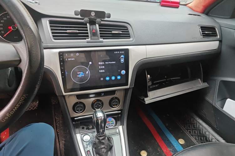 Used Volkswagen Lavida 2014 1.4TSI DSG 30th Anniversary Edition Audio And AC Panel
