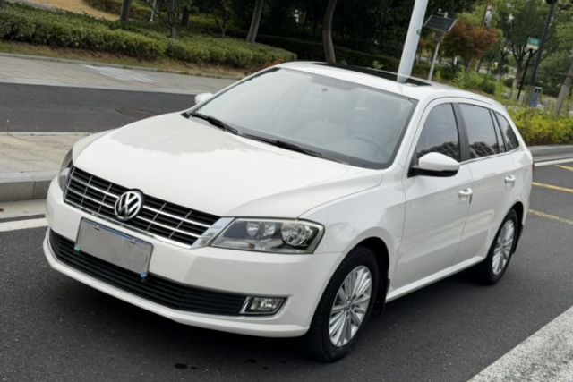 Ojetý Volkswagen Lavida 2014 1.4 TSI DSG BlueMotion Technology Version