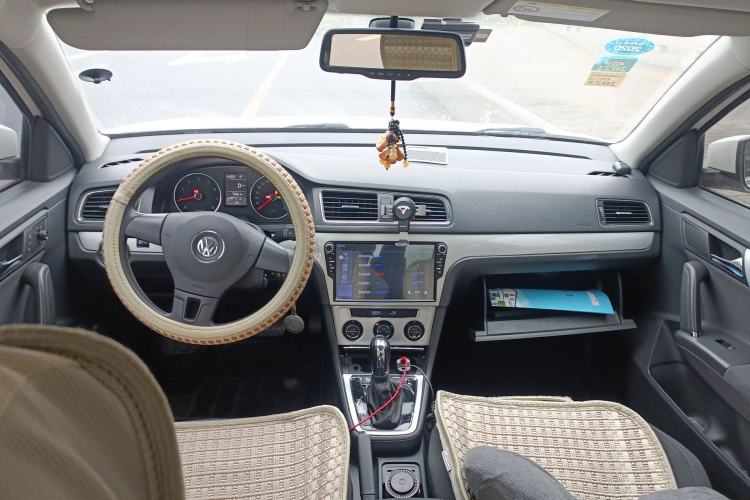 Used Volkswagen Lavida 2014 1.4 TSI DSG BlueMotion Technology Version Center Console