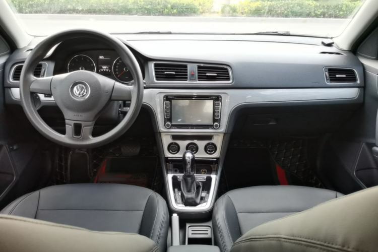 Used Volkswagen Lavida 2014 1.4 TSI DSG BlueMotion Technology Version Center Console