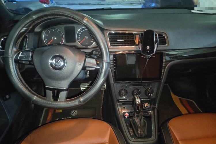 Used Volkswagen Lavida 2014 1.4TSI DSG Sport Edition Center Console