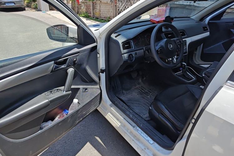 Used Volkswagen Lavida 2014 1.6L Automatic Sport Edition Driver Seat