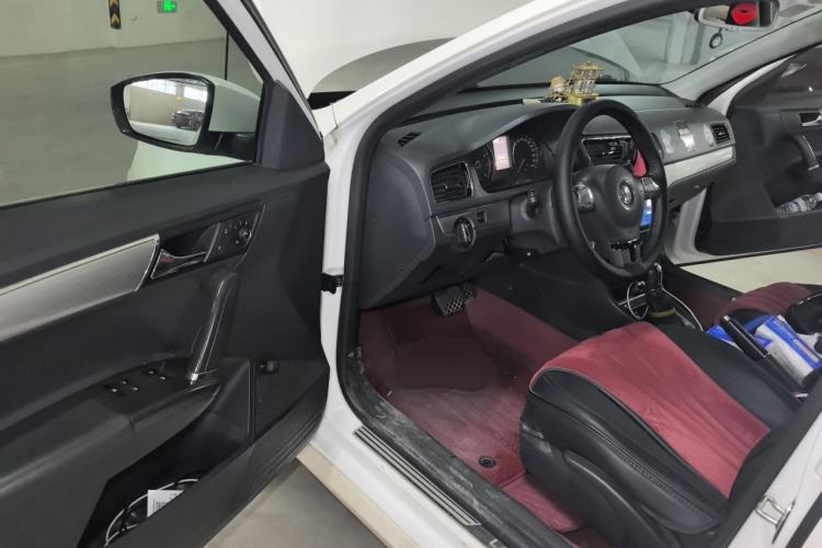 Used Volkswagen Lavida 2014 1.6L Automatic Sport Edition Driver Seat