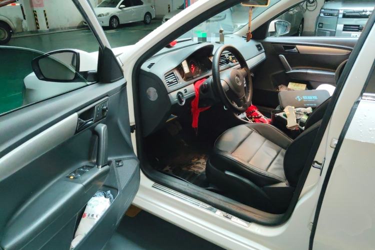 Used Volkswagen Lavida 2014 1.6L Automatic Sport Edition Driver Seat