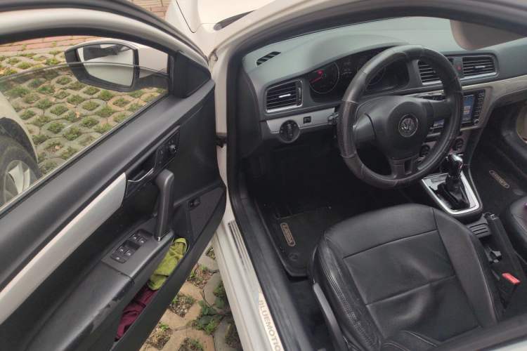 Used Volkswagen Lavida 2014 1.4 TSI DSG BlueMotion Technology Version Driver Seat