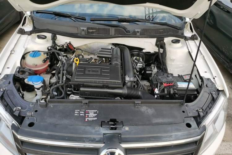 Used Volkswagen Lavida 2014 1.4 TSI DSG BlueMotion Technology Version Engine Bay