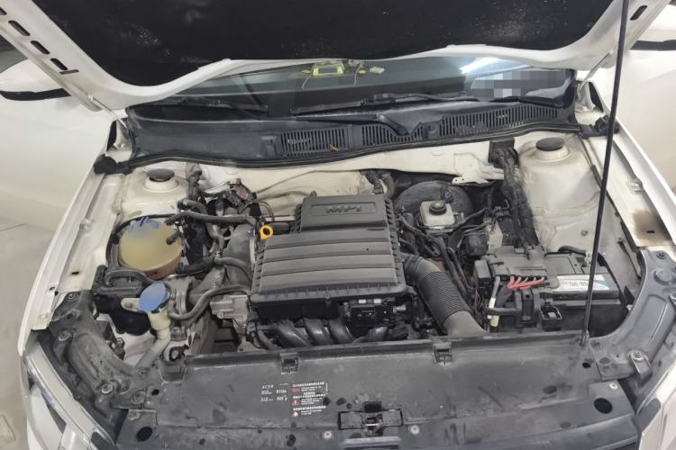 Used Volkswagen Lavida 2014 1.6L Automatic Sport Edition Engine Bay