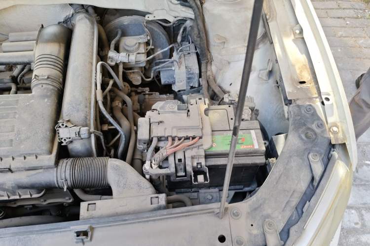 Used Volkswagen Lavida 2014 1.4 TSI DSG BlueMotion Technology Version Engine Bay Left