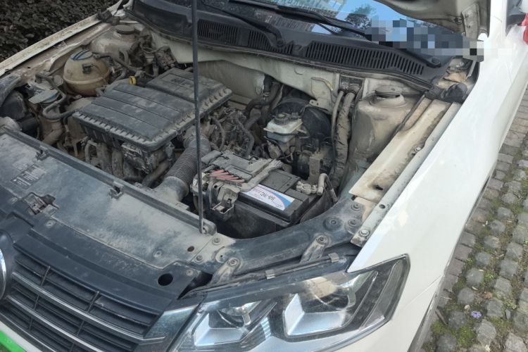 Used Volkswagen Lavida 2014 1.6L Automatic Sport Edition Engine Bay Left