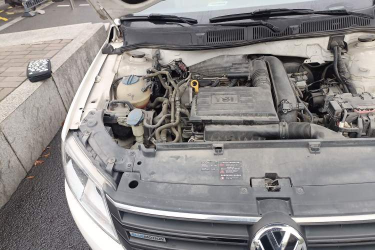 Used Volkswagen Lavida 2014 1.4 TSI DSG BlueMotion Technology Version Engine Bay Right