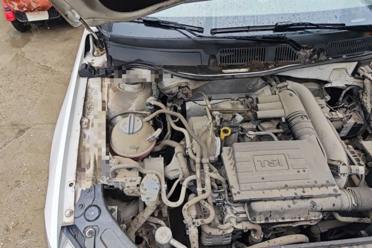 Used Volkswagen Lavida 2014 1.4TSI DSG 30th Anniversary Edition Engine Bay Right