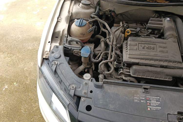 Used Volkswagen Lavida 2014 1.4TSI DSG Sport Edition Engine Bay Right