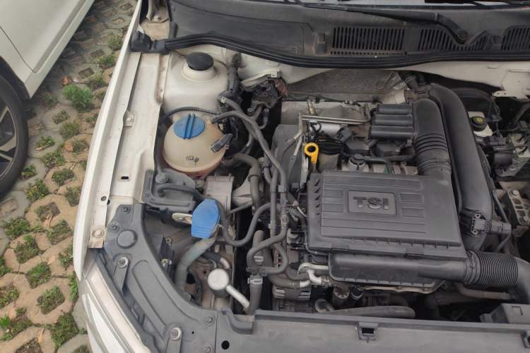 Used Volkswagen Lavida 2014 1.4 TSI DSG BlueMotion Technology Version Engine Bay Right