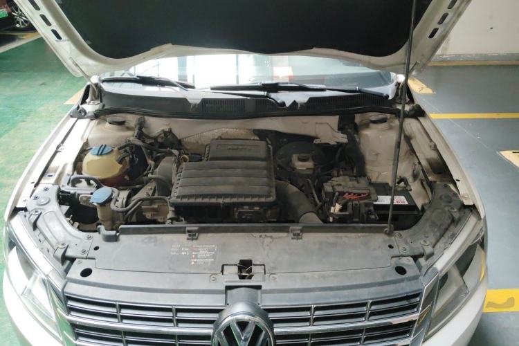 Used Volkswagen Lavida 2014 1.6L Automatic Sport Edition Engine Bay