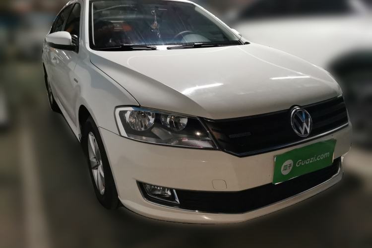 Used Volkswagen Lavida 2014 1.4 TSI DSG BlueMotion Technology Version Front Right 45 Deg