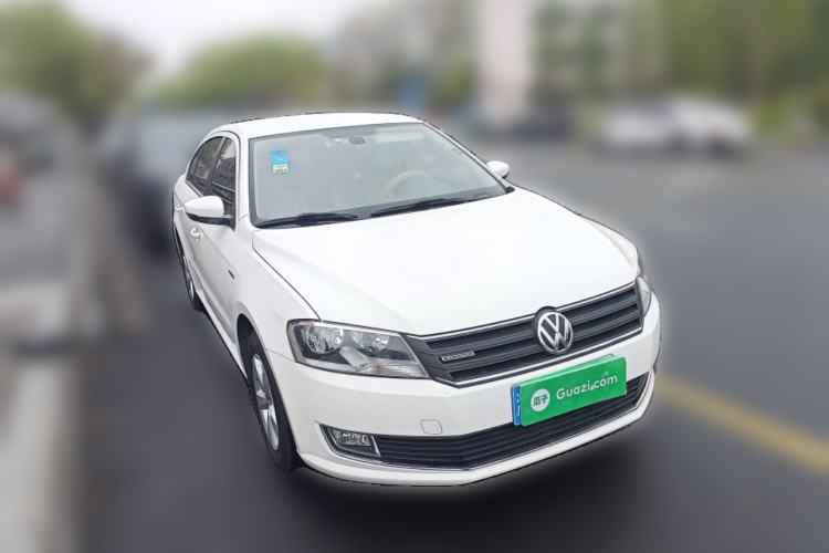 Used Volkswagen Lavida 2014 1.4 TSI DSG BlueMotion Technology Version Front Right 45 Deg