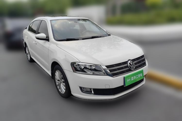 Used Volkswagen Lavida 2014 1.6L Automatic Sport Edition Front Right 45 Deg