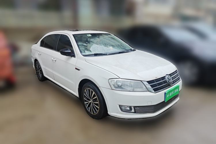 Used Volkswagen Lavida 2014 1.4TSI DSG 30th Anniversary Edition Front Right 45 Deg