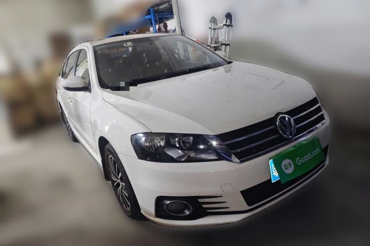 Used Volkswagen Lavida 2014 1.4TSI DSG Sport Edition Front Right 45 Deg