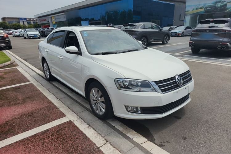 Used Volkswagen Lavida 2014 1.4 TSI DSG BlueMotion Technology Version Front Right 45 Deg