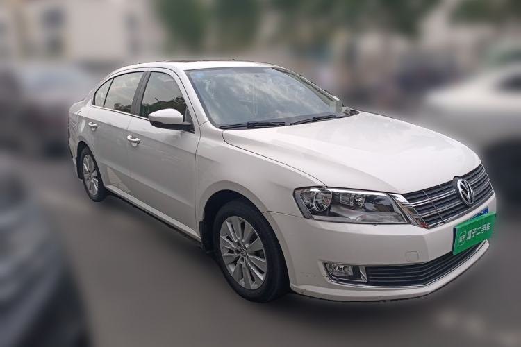 Used Volkswagen Lavida 2014 1.6L Automatic Sport Edition Front Right 45 Deg