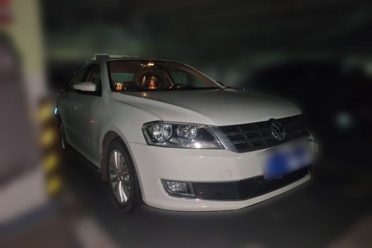 Used Volkswagen Lavida 2014 1.6L Automatic Sport Edition Front Right 45 Deg