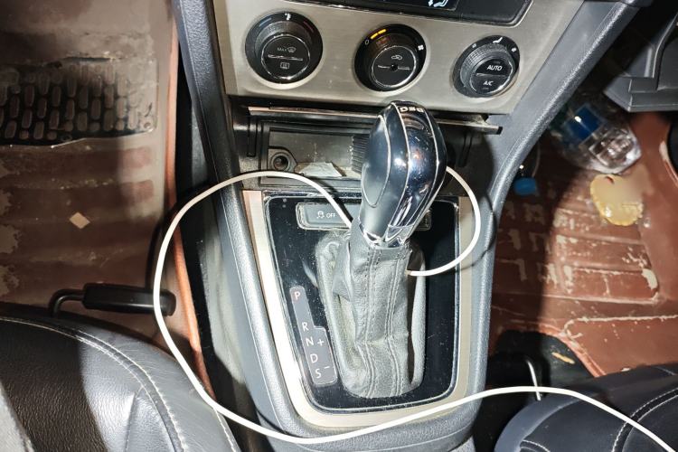 Used Volkswagen Lavida 2014 1.4TSI DSG 30th Anniversary Edition Gear Lever