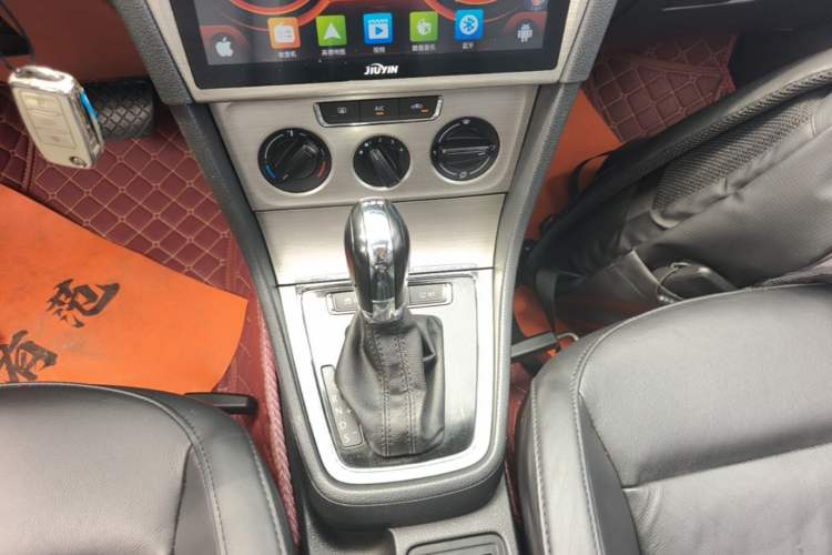 Used Volkswagen Lavida 2014 1.4 TSI DSG BlueMotion Technology Version Gear Lever