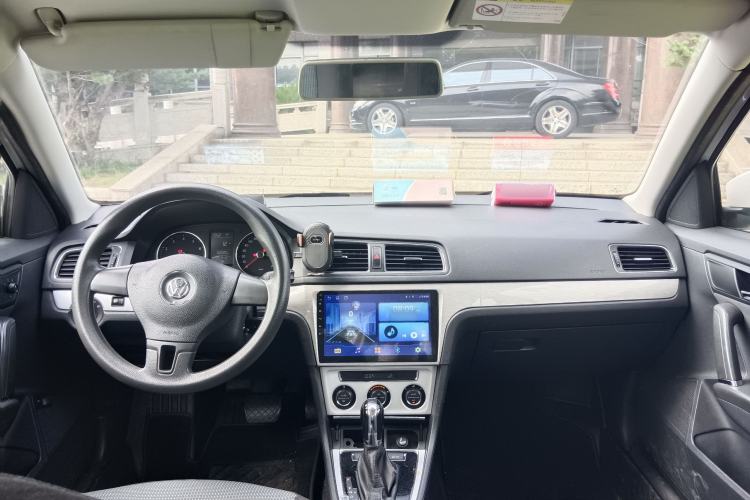 Used Volkswagen Lavida 2014 1.4 TSI DSG BlueMotion Technology Version Headliner