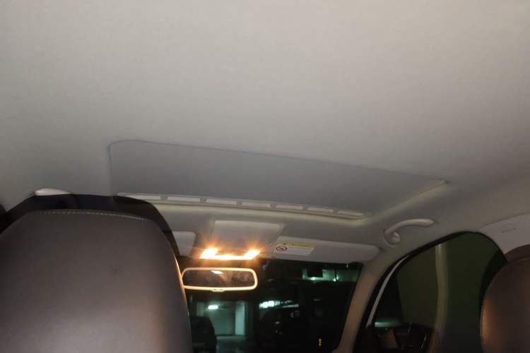 Used Volkswagen Lavida 2014 1.6L Automatic Sport Edition Headliner