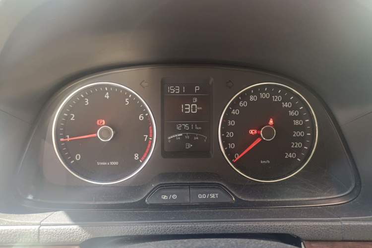 Used Volkswagen Lavida 2014 1.6L Automatic Sport Edition Instrument Cluster